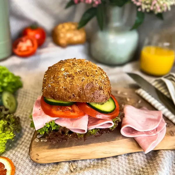 Mehrkornbrötchen | Belegt mit Schinken